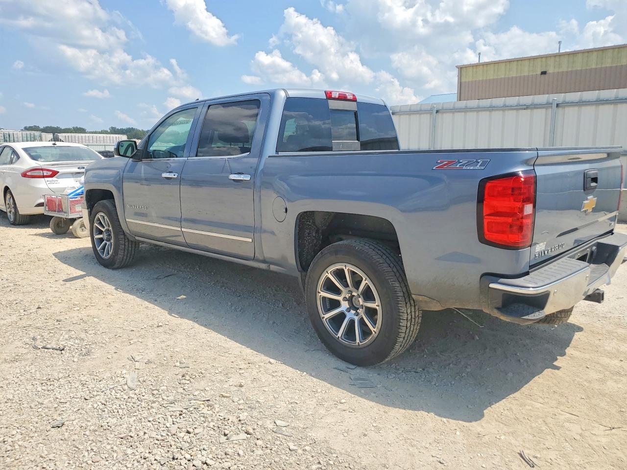 2015 Chevrolet Silverado 1500 - Image 2