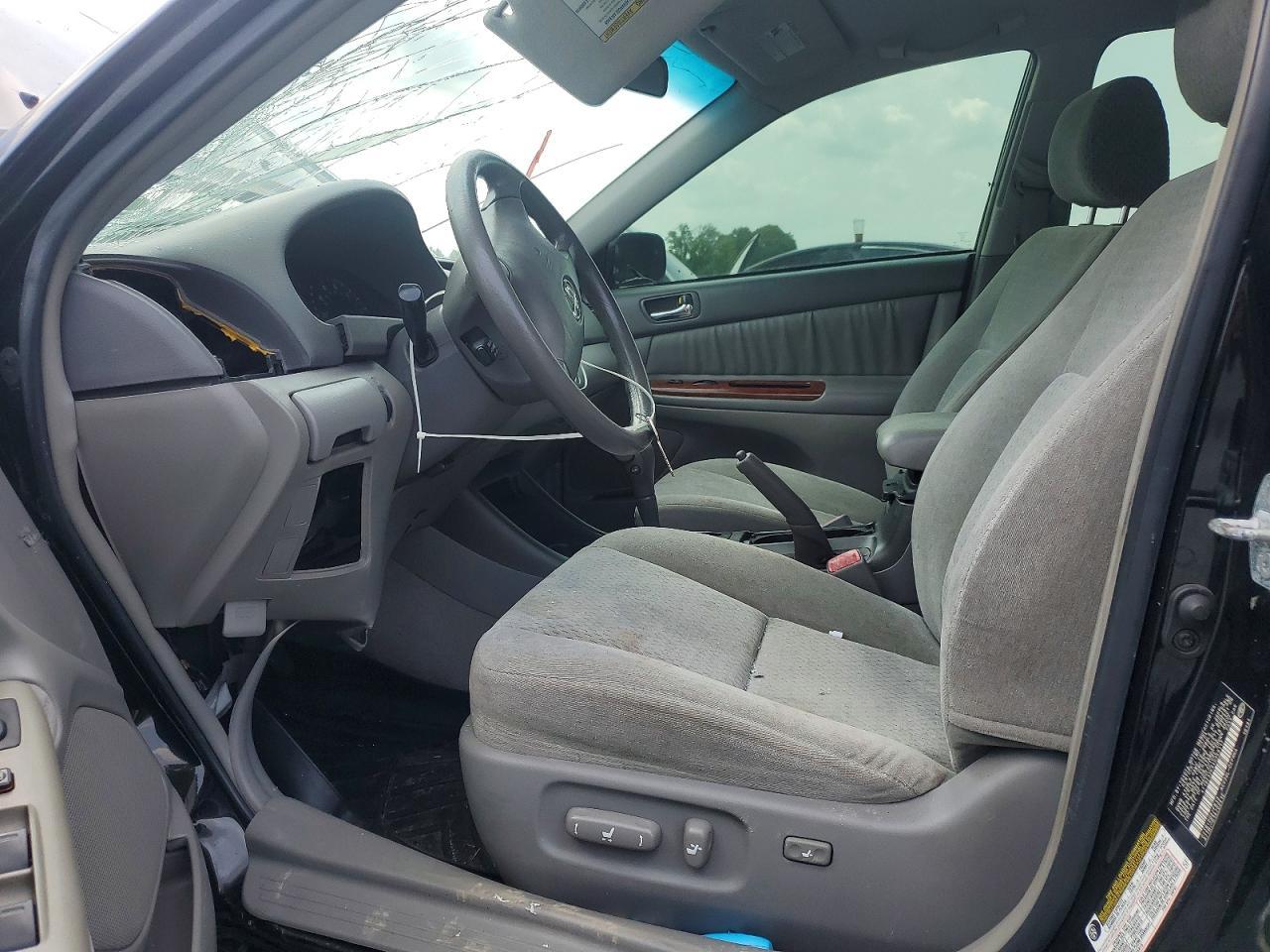 2004 Toyota Camry Le - Image 7