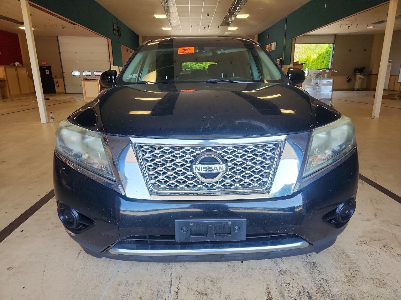 2014 Nissan Pathfinder S - Image 5
