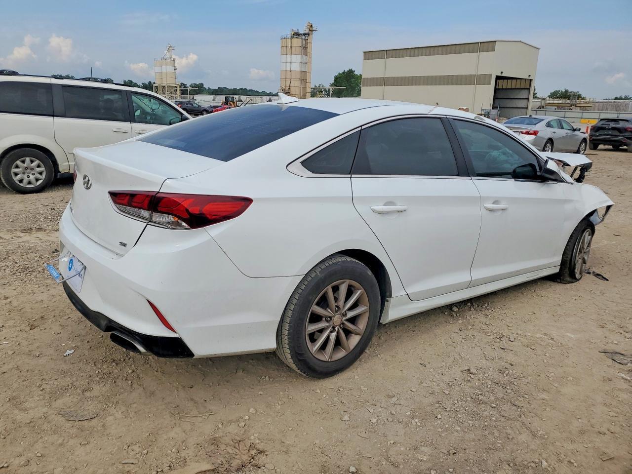 2018 Hyundai Sonata Se - Фото 3