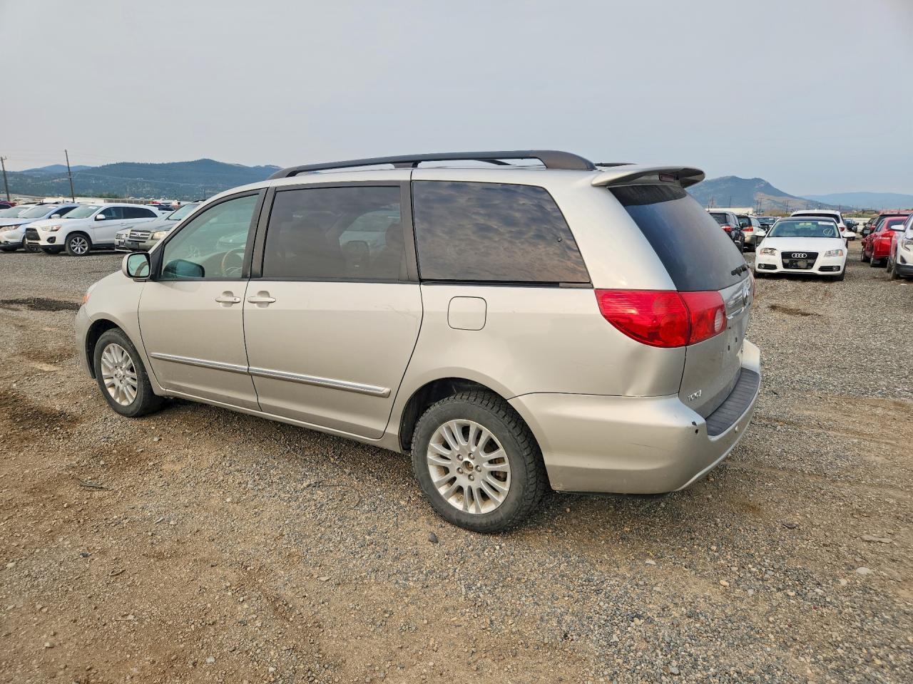 2008 Toyota Sienna Xle Limited - Image 2