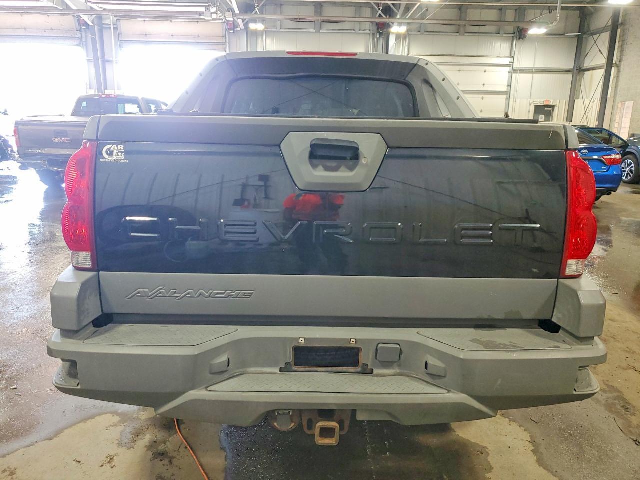 2002 Chevrolet Avalanche K1500 - Image 6
