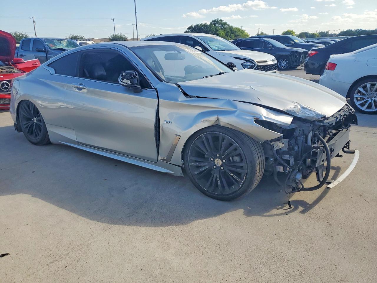 2018 Infiniti Q60 3.0T Luxe - Фото 4