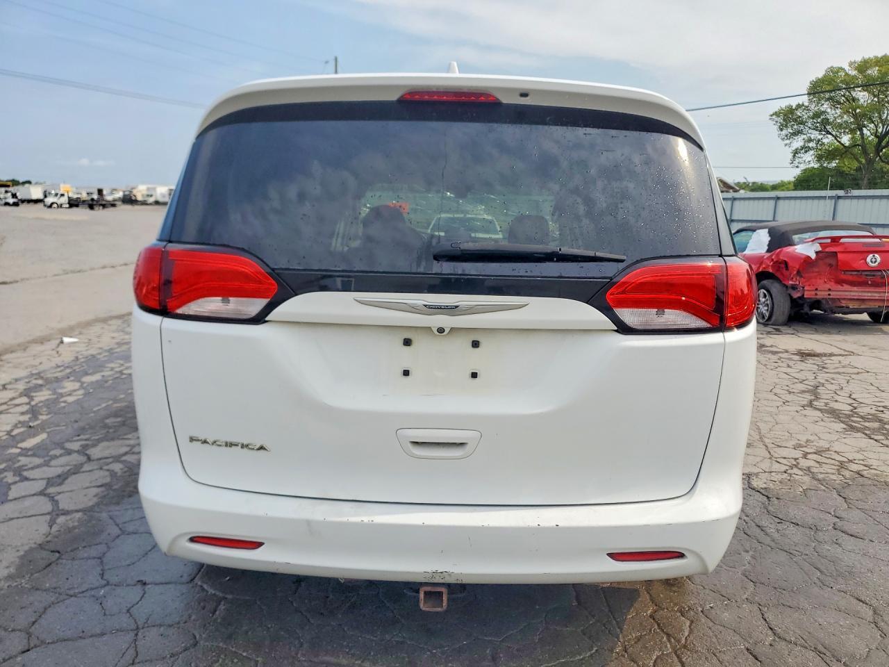 2017 Chrysler Pacifica Touring - Фото 6