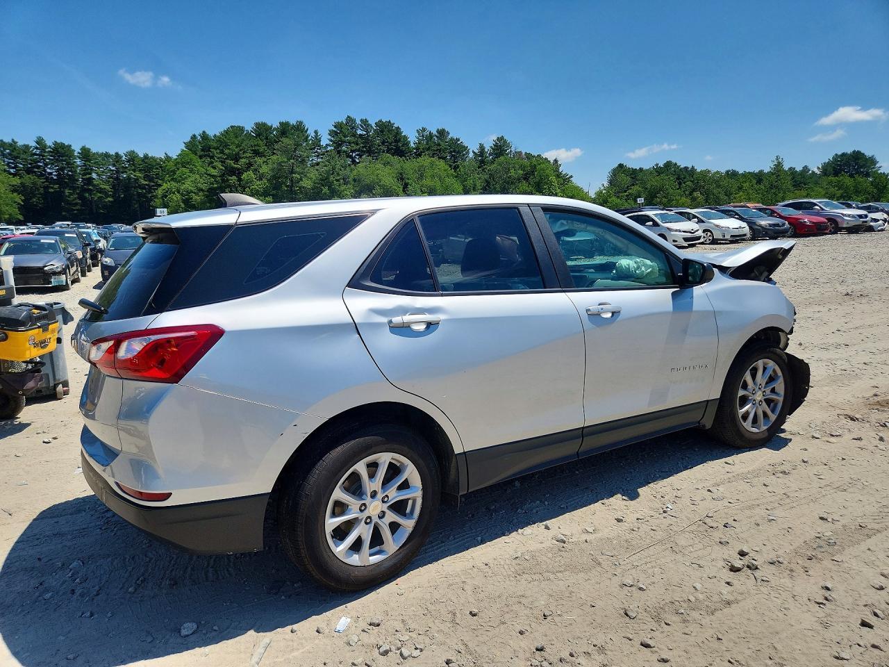 2020 Chevrolet Equinox Ls - Фото 3