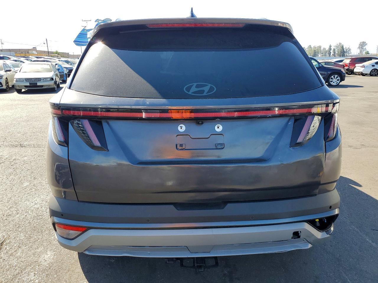 2025 Hyundai Tucson Limited - Image 6
