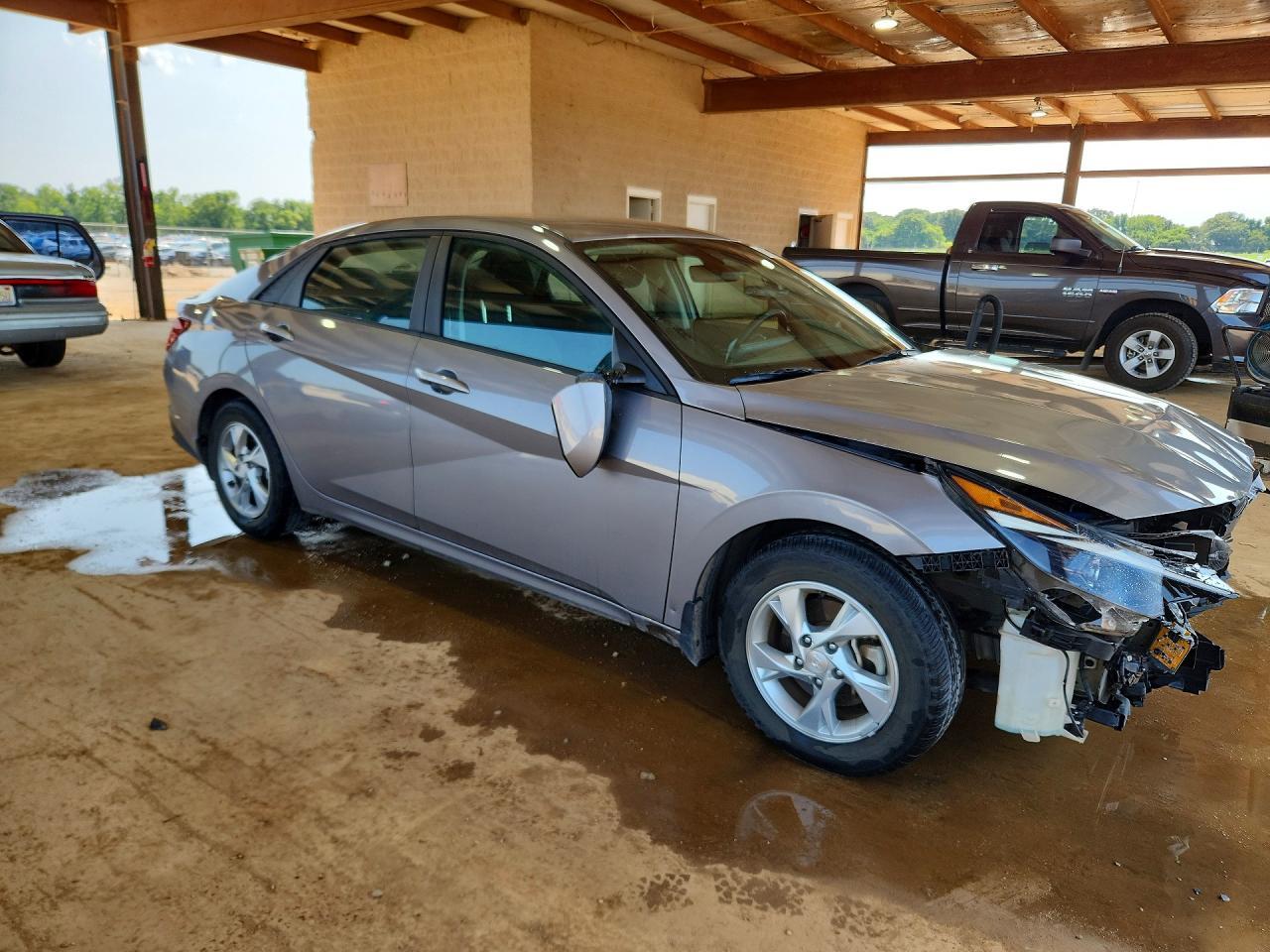 2022 Hyundai Elantra Se - Image 4