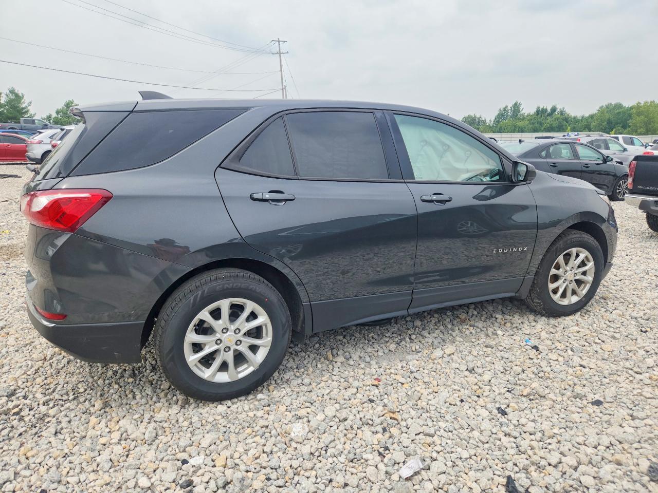 2018 Chevrolet Equinox Ls - Фото 3