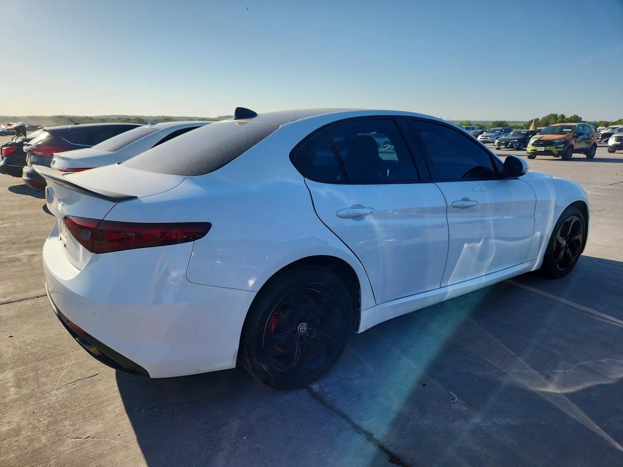 2017 Alfa Romeo Giulia Ti Q4 - Фото 3