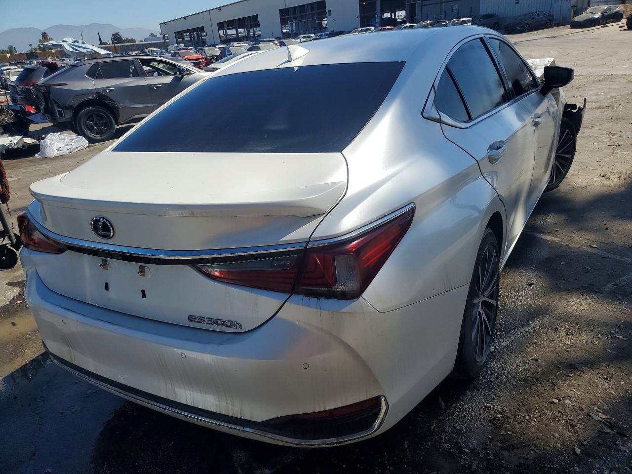 2023 Lexus Es 300H Base - Фото 3