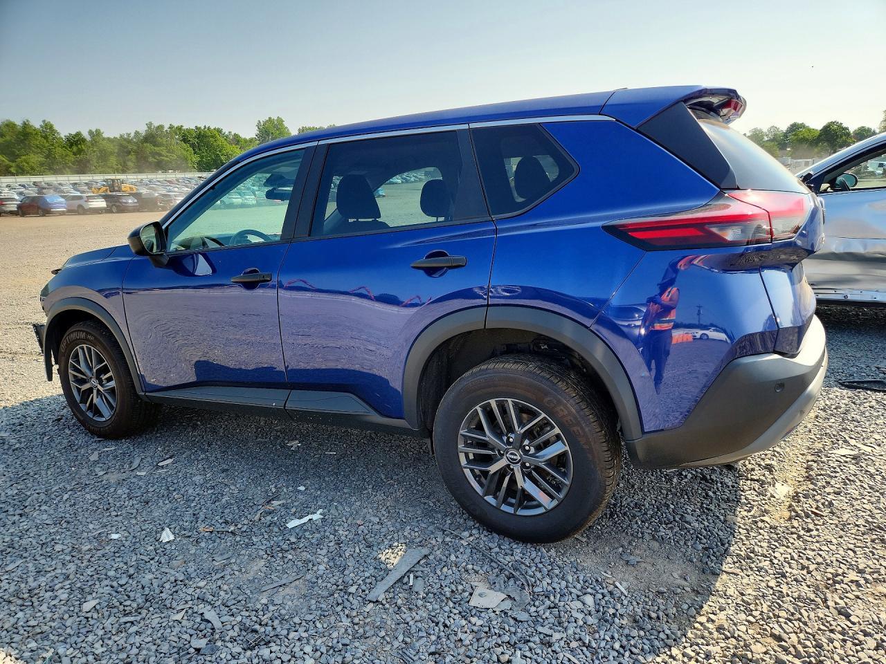 2023 Nissan Rogue S - Image 2