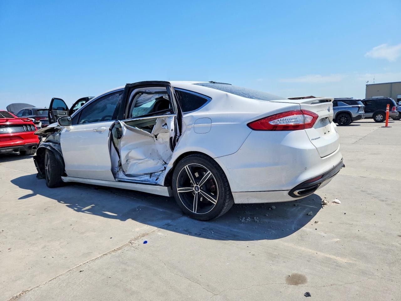 2016 Ford Fusion Titanium - Фото 2