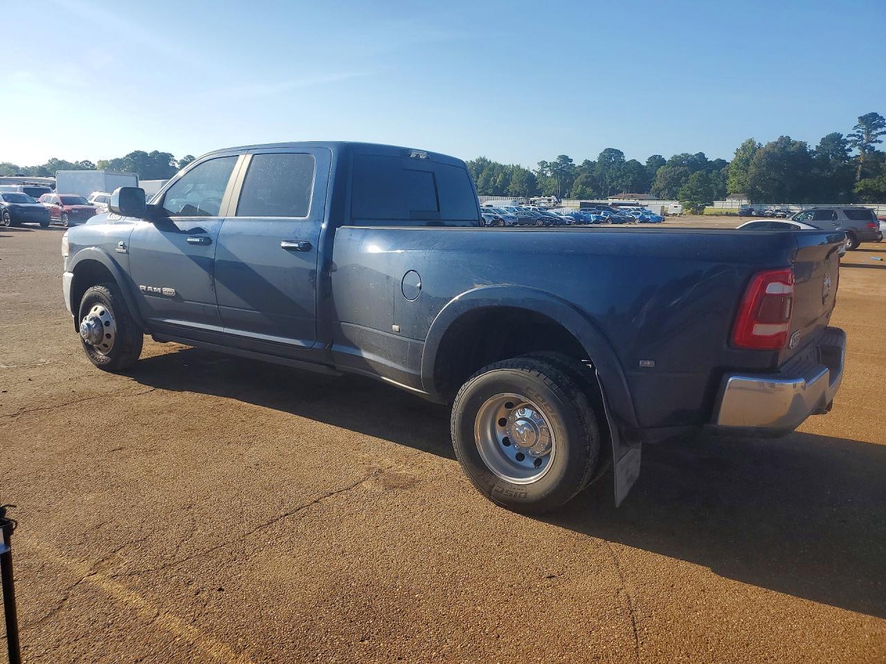2022 Ram 3500 Longhorn - Фото 2