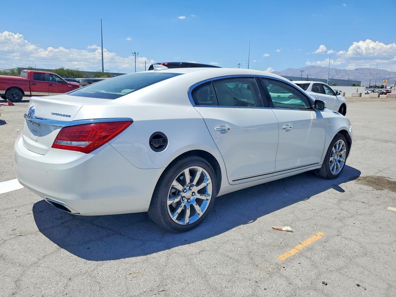 2015 Buick Lacrosse Premium - Фото 3