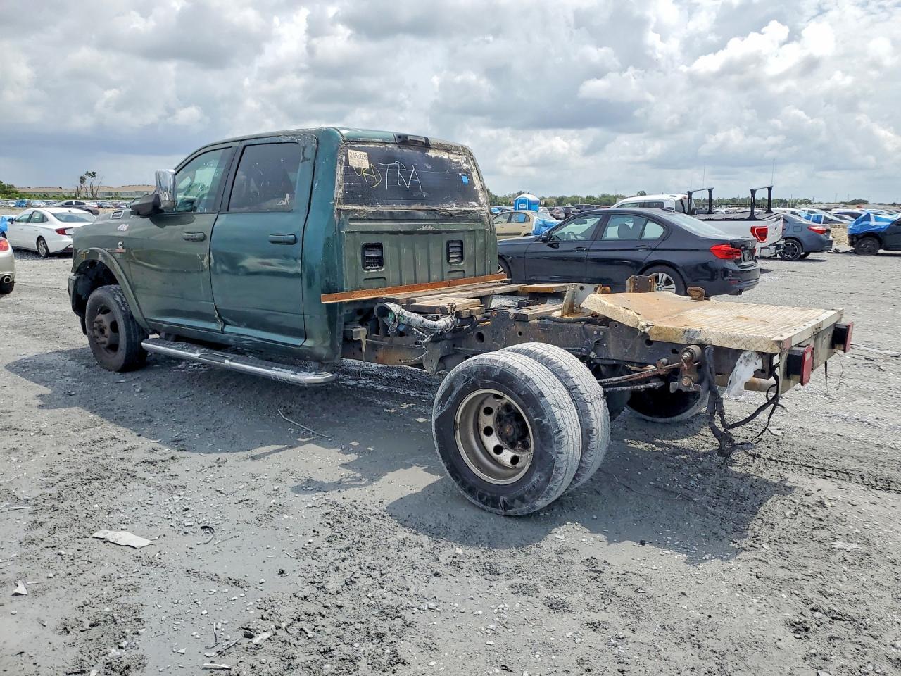 2021 Ram 3500 Laramie - Фото 2