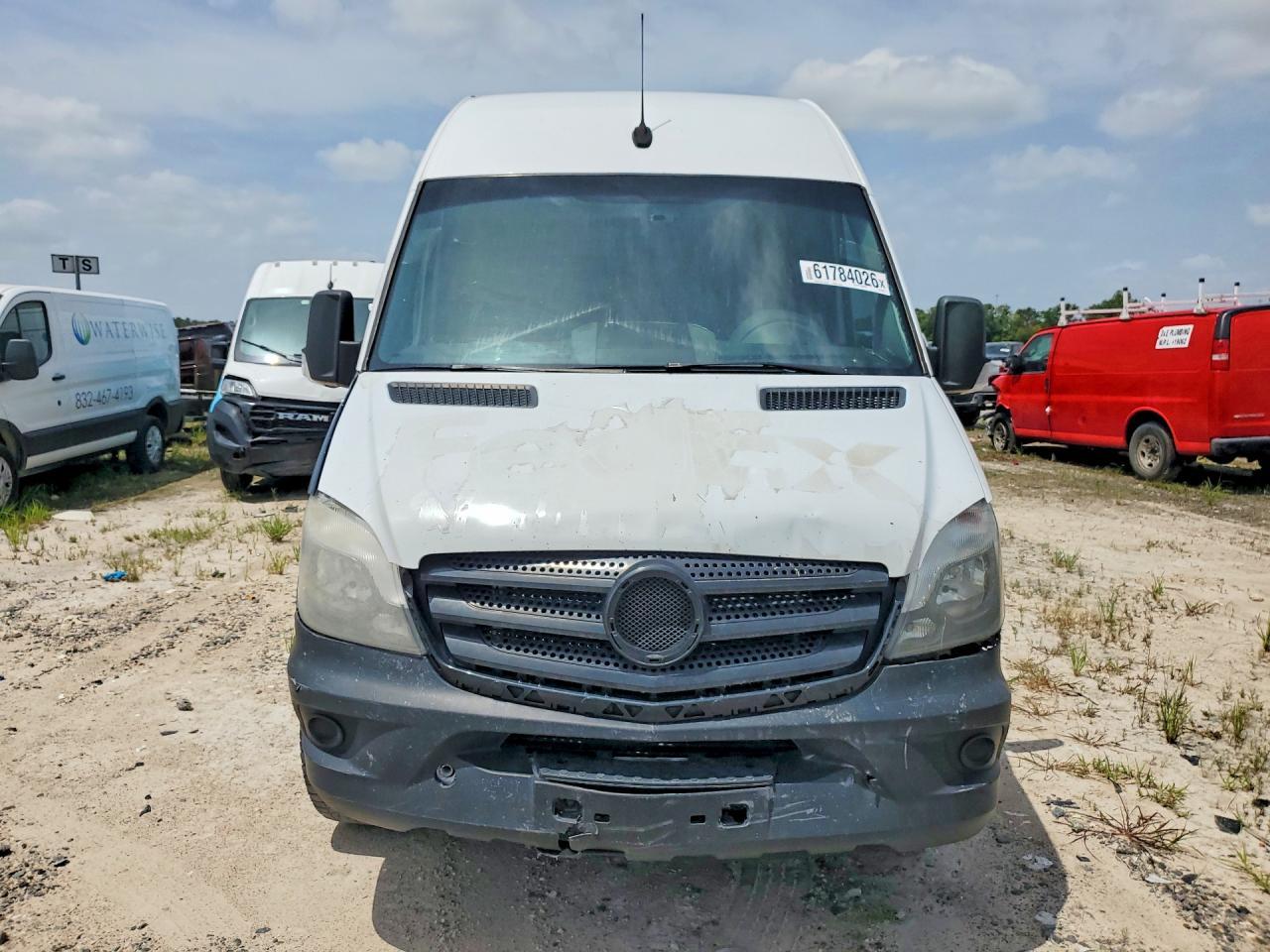2018 Mercedes-Benz Sprinter 2500 - Image 5
