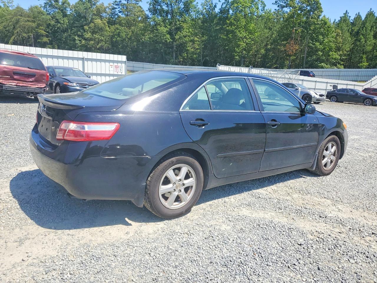 2009 Toyota Camry Le - Image 3