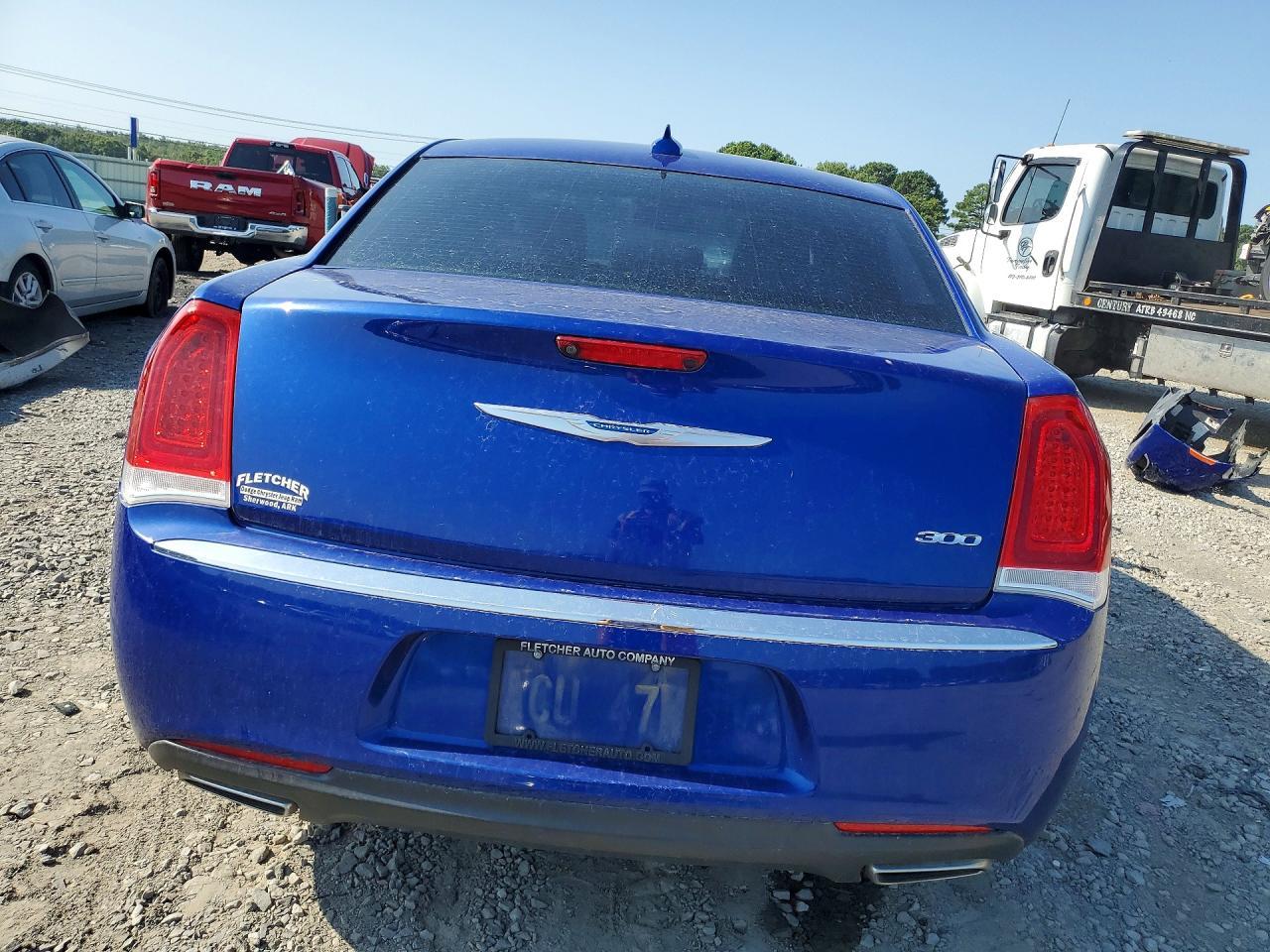 2019 Chrysler 300 Touring - Фото 6