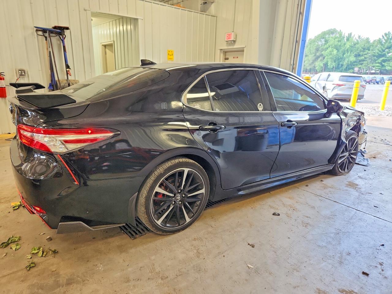 2018 Toyota Camry Xse V6 - Фото 3