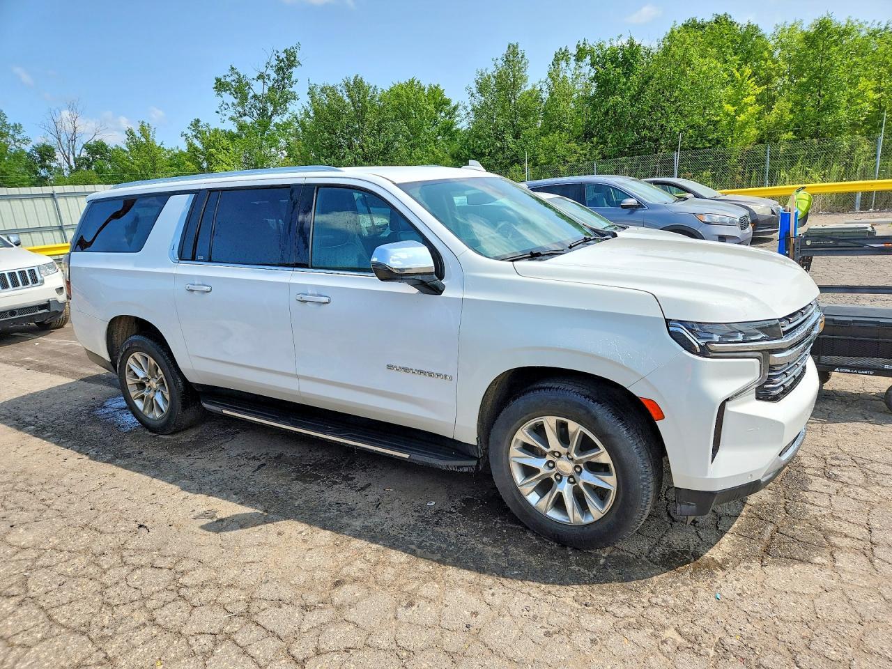 2022 Chevrolet Suburban C1500 Premier - Image 4