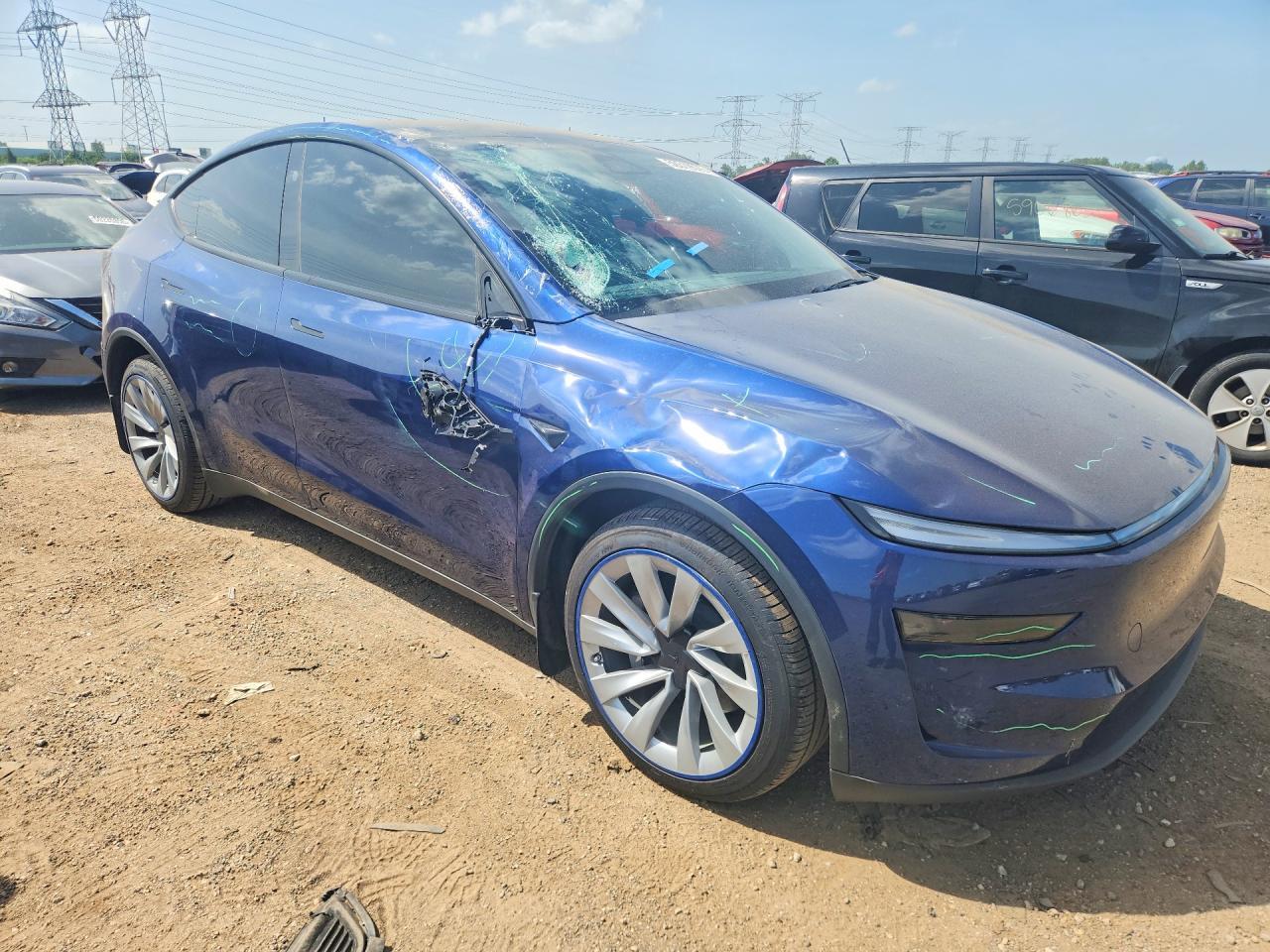 2026 Tesla Model Y - Фото 4