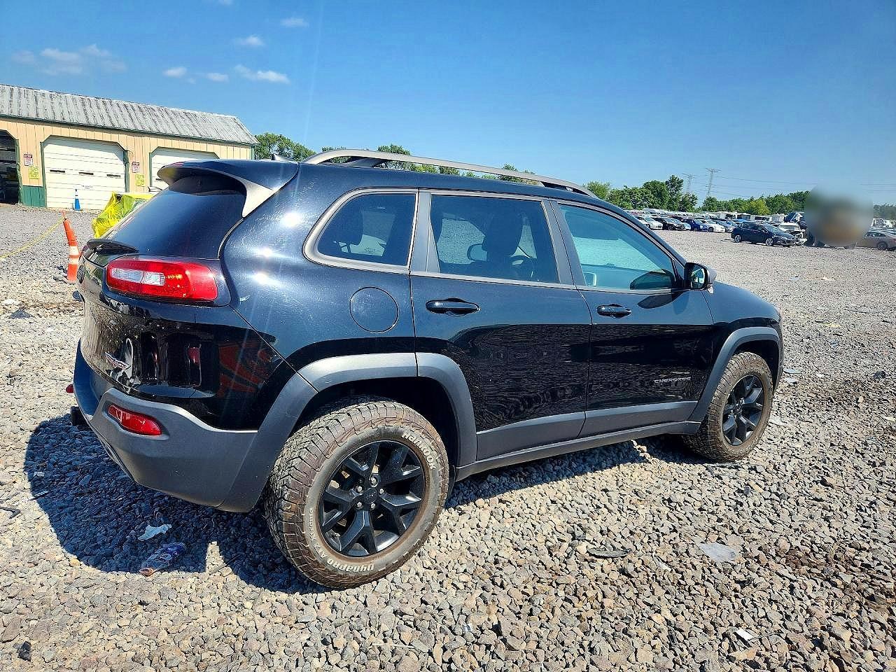 2017 Jeep Cherokee Trailhawk - Image 3