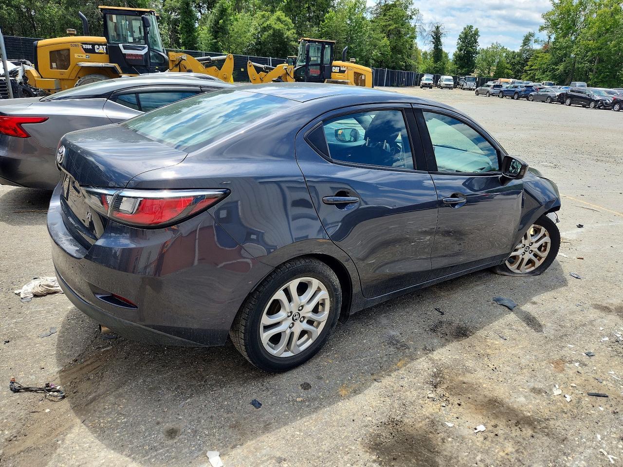 2018 Toyota Yaris Ia Base - Image 3