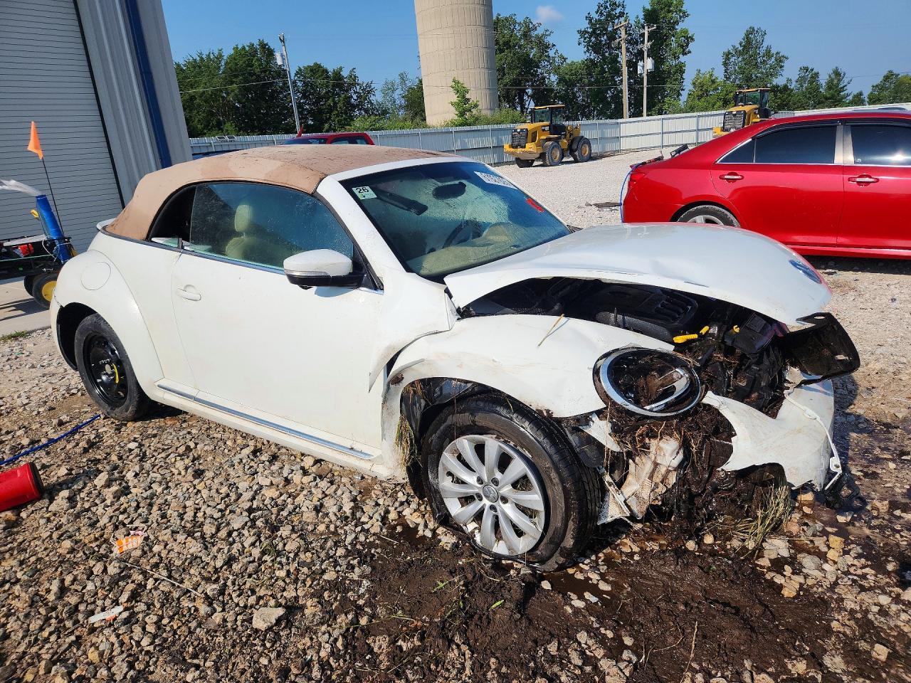 2019 Volkswagen Beetle S - Image 4