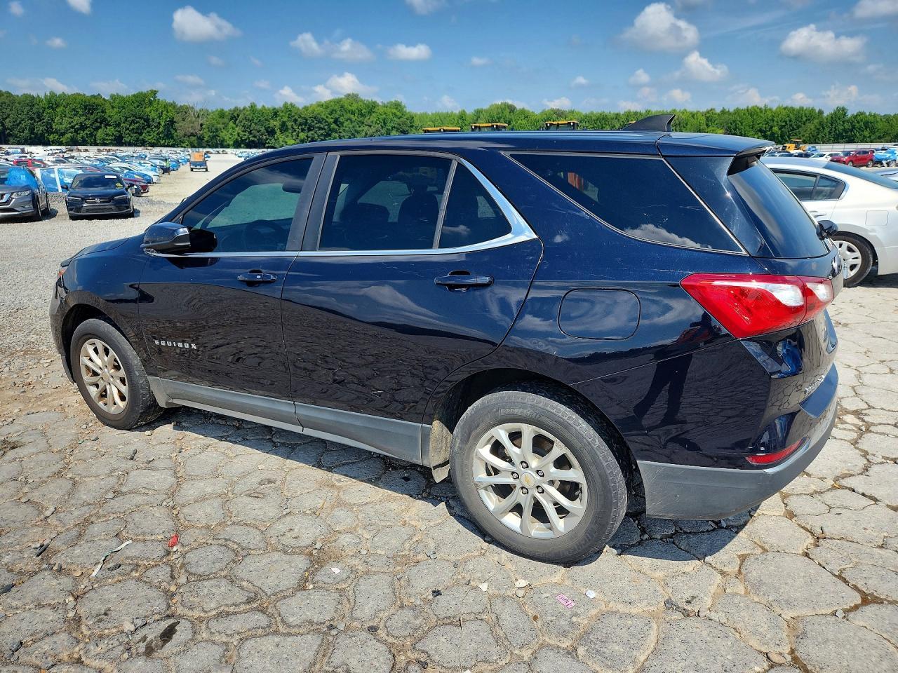 2021 Chevrolet Equinox Lt - Фото 2