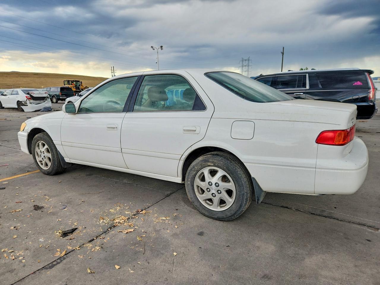 2000 Toyota Camry Le V6 - Фото 2