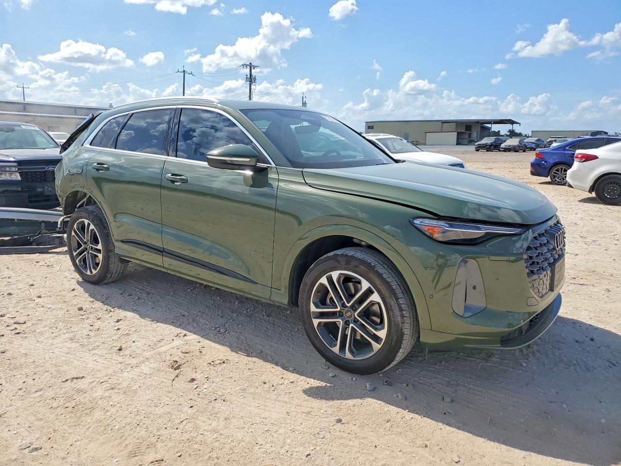 2025 Audi Q5 Premium Plus - Фото 4