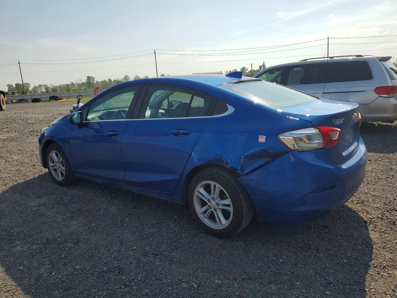 2017 Chevrolet Cruze Lt - Фото 2
