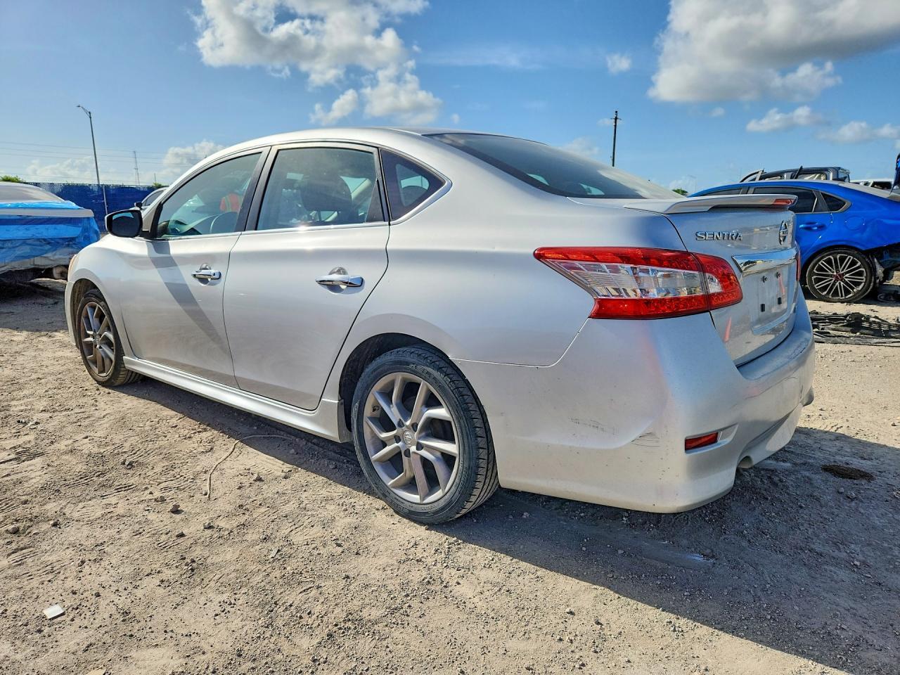 2013 Nissan Sentra S - Фото 2