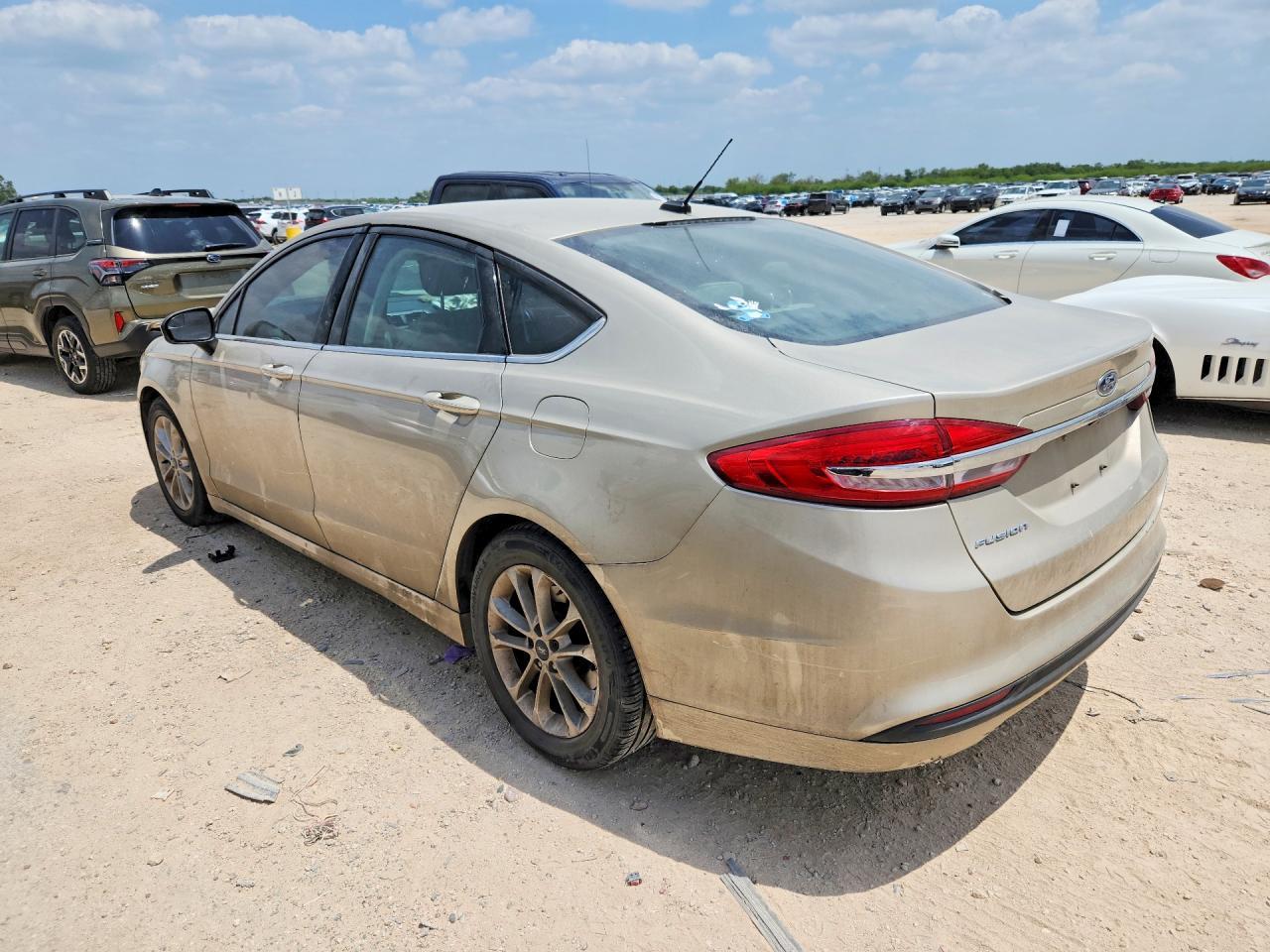 2017 Ford Fusion S - Фото 2