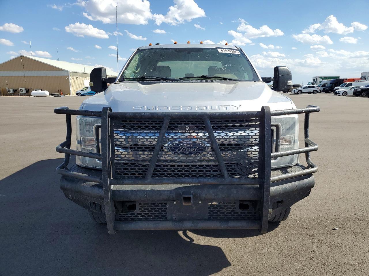 2018 Ford F350 Super Duty - Image 5