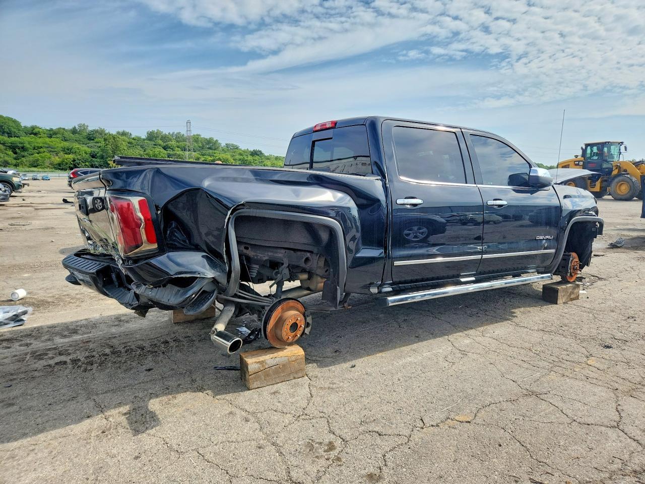 2018 GMC Sierra K1500 Denali - Image 3