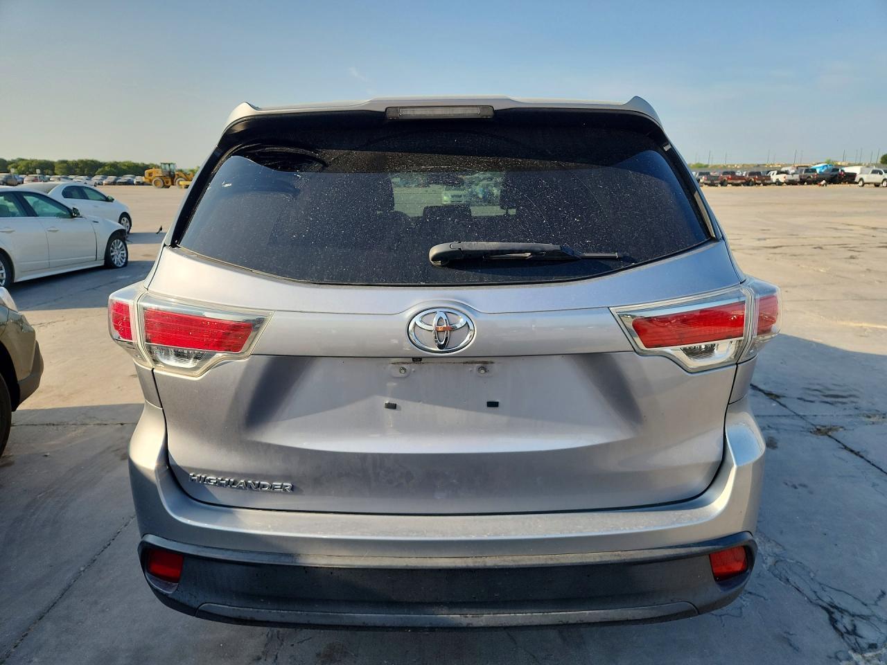 2016 Toyota Highlander Le - Фото 6