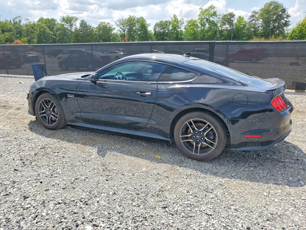 2023 Ford Mustang Gt - Фото 2
