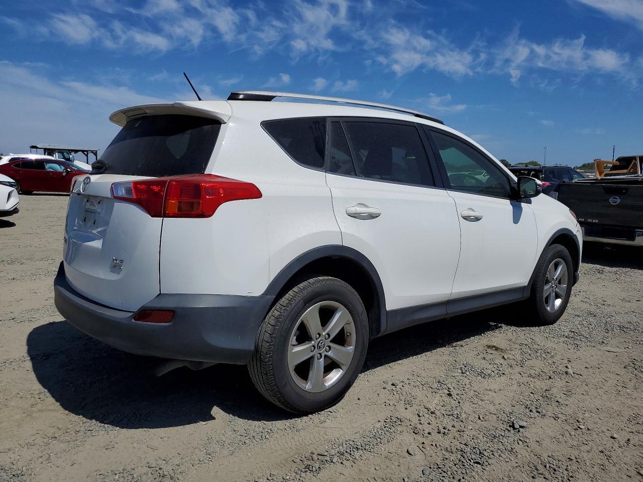 2015 Toyota Rav4 Xle - Фото 3