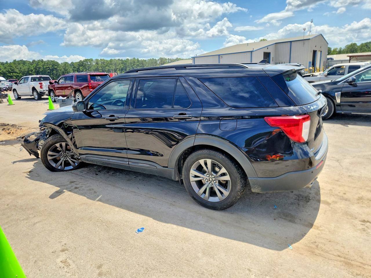 2021 Ford Explorer Xlt - Фото 2