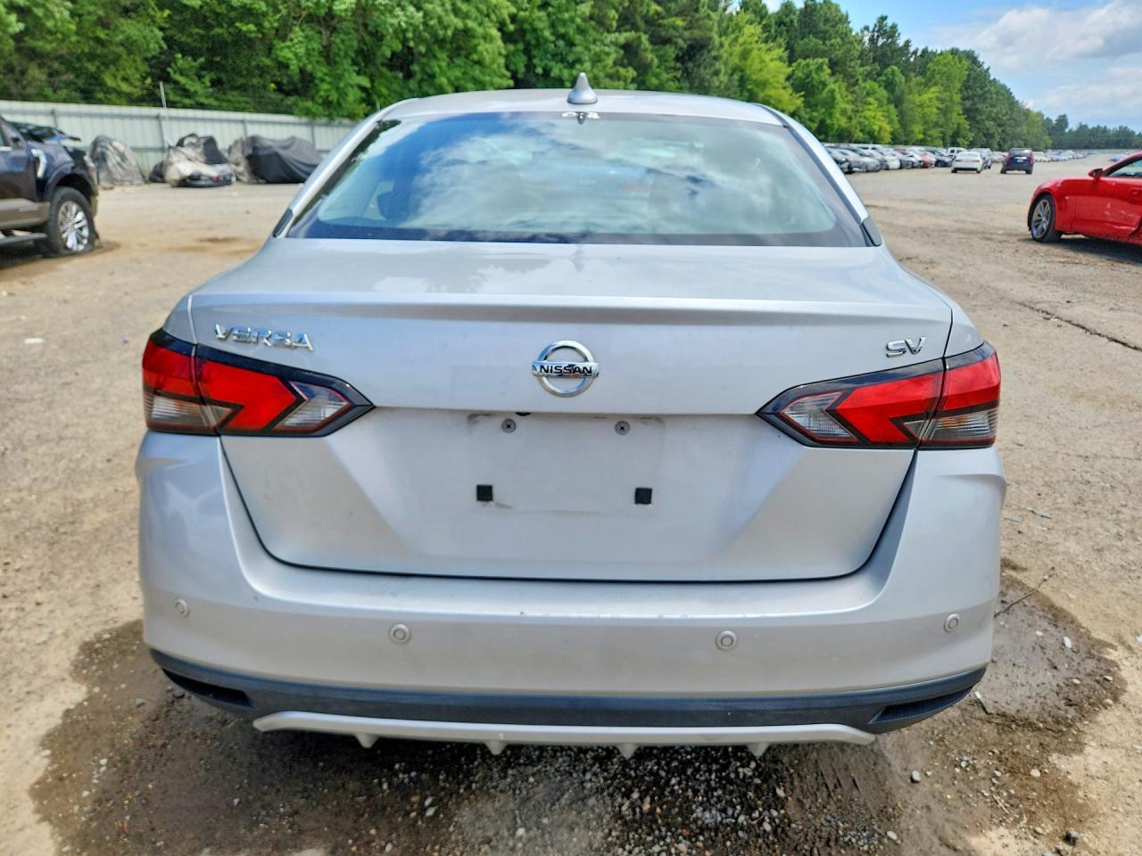 2021 Nissan Versa Sv - Image 6