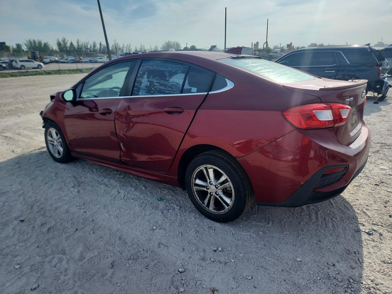 2017 Chevrolet Cruze Lt - Фото 2