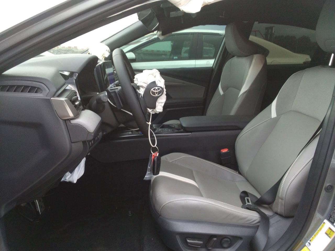 2025 Toyota Camry Se - Фото 7