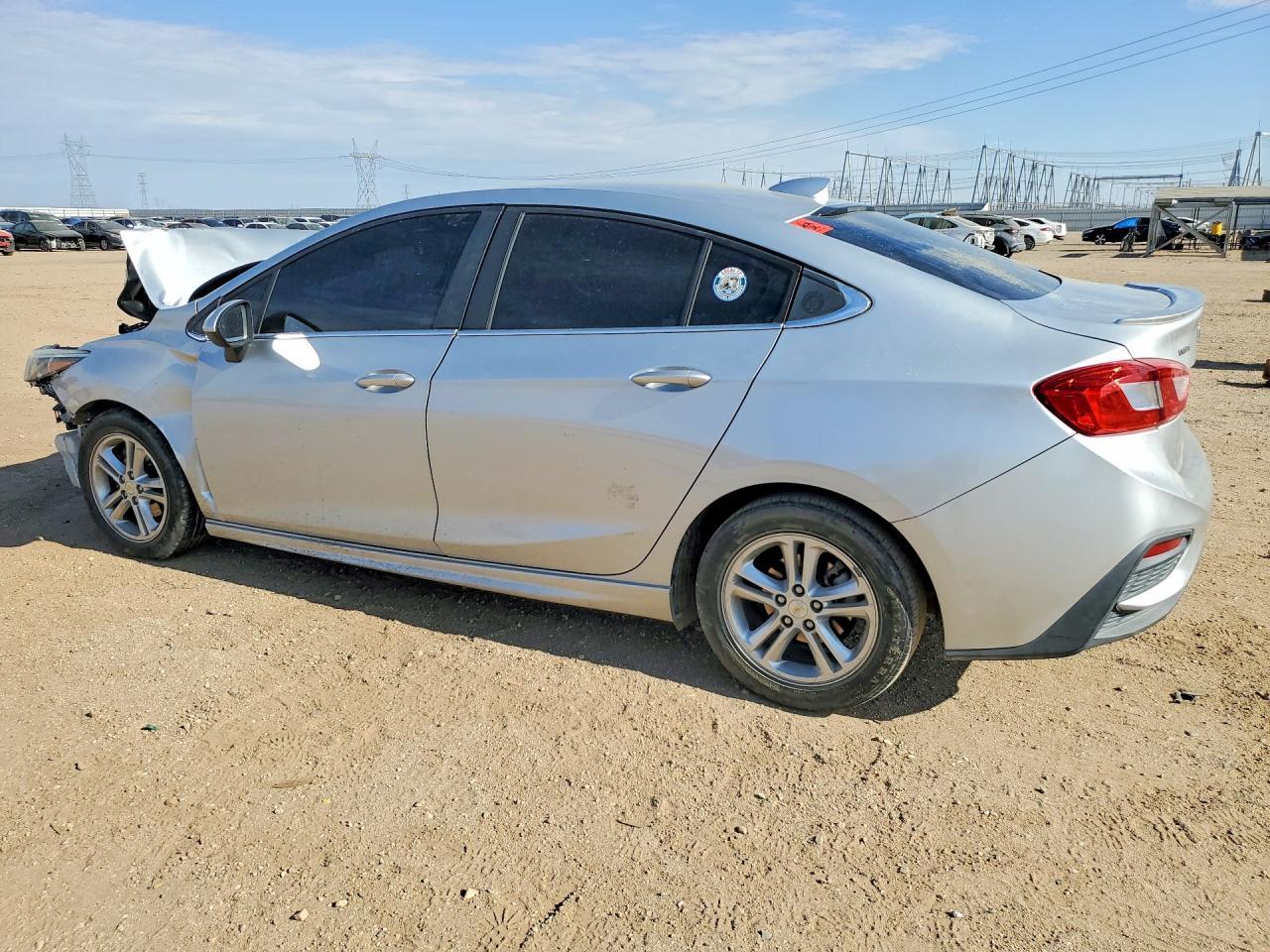 2018 Chevrolet Cruze Lt - Image 2