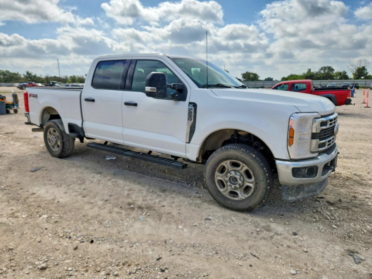 2025 Ford F250 Super Duty - Фото 4