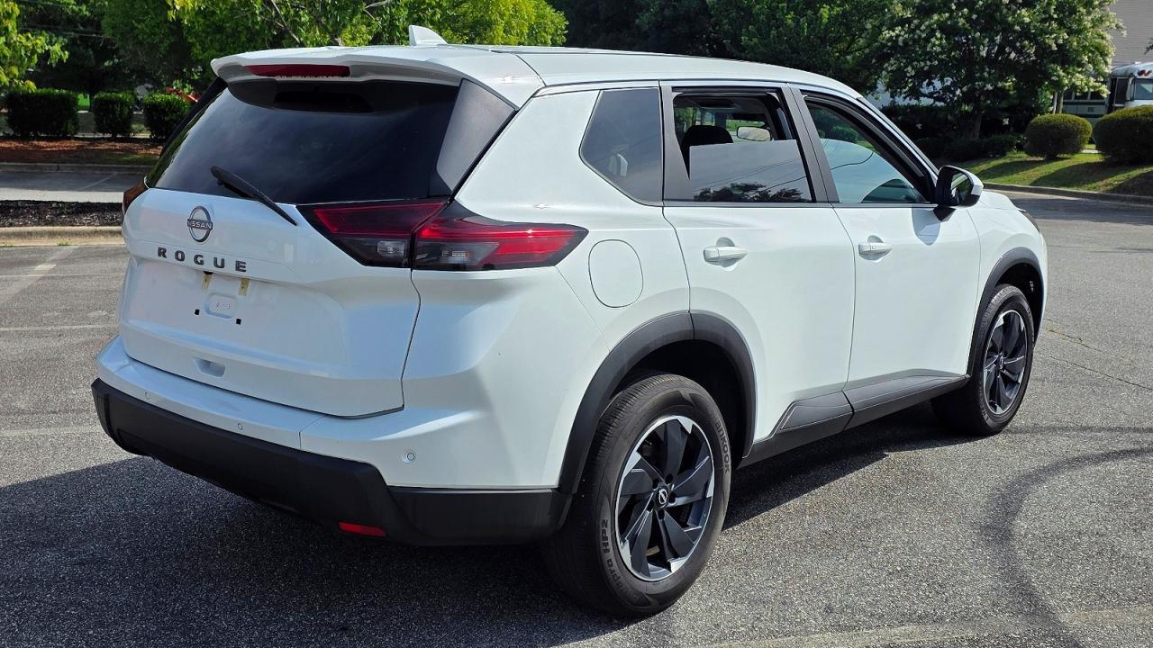 2025 Nissan Rogue Sv - Image 4