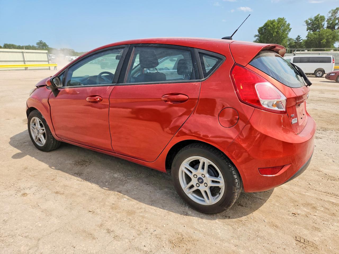 2018 Ford Fiesta Se - Фото 2