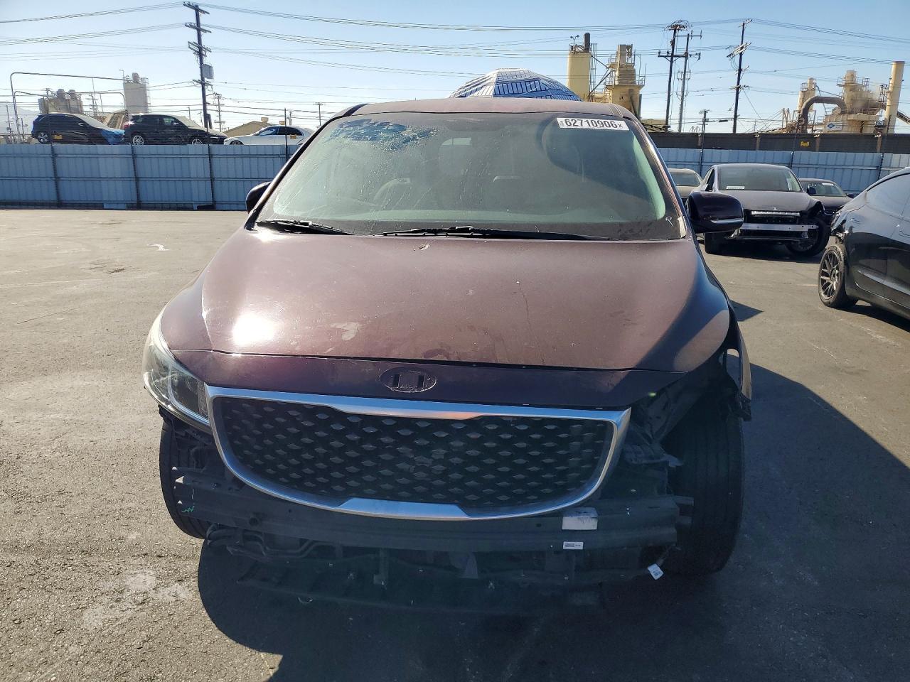 2017 Kia Sedona Lx - Фото 5