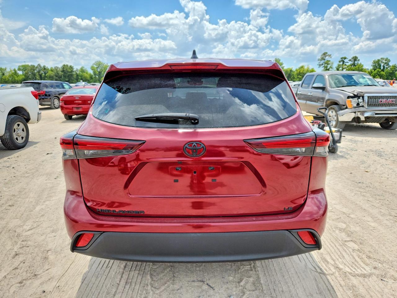 2024 Toyota Highlander Le - Image 6