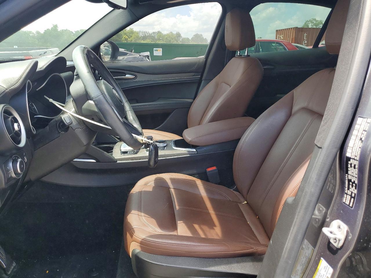 2022 Alfa Romeo Stelvio Ti - Image 7